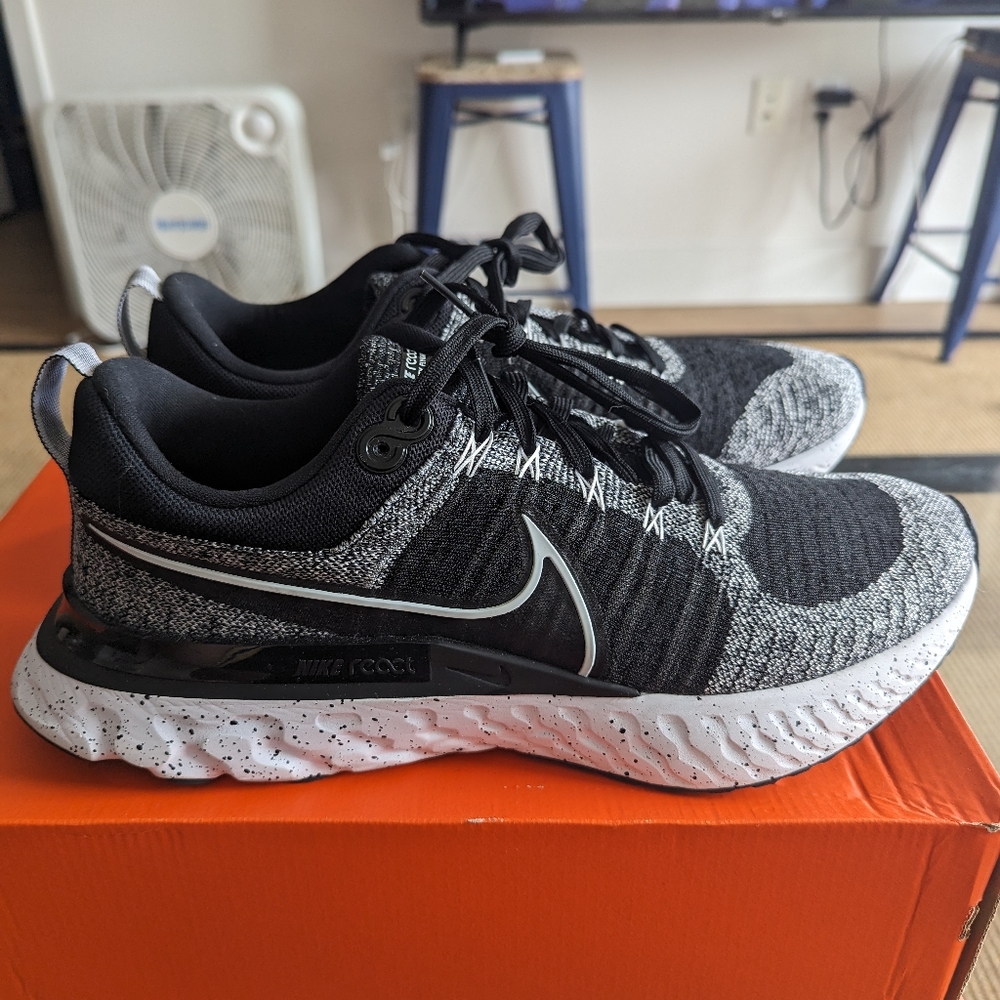 COPY - Vnds Nike Infinity Flyknit React 2 Oreo Black and White Men's Size 13